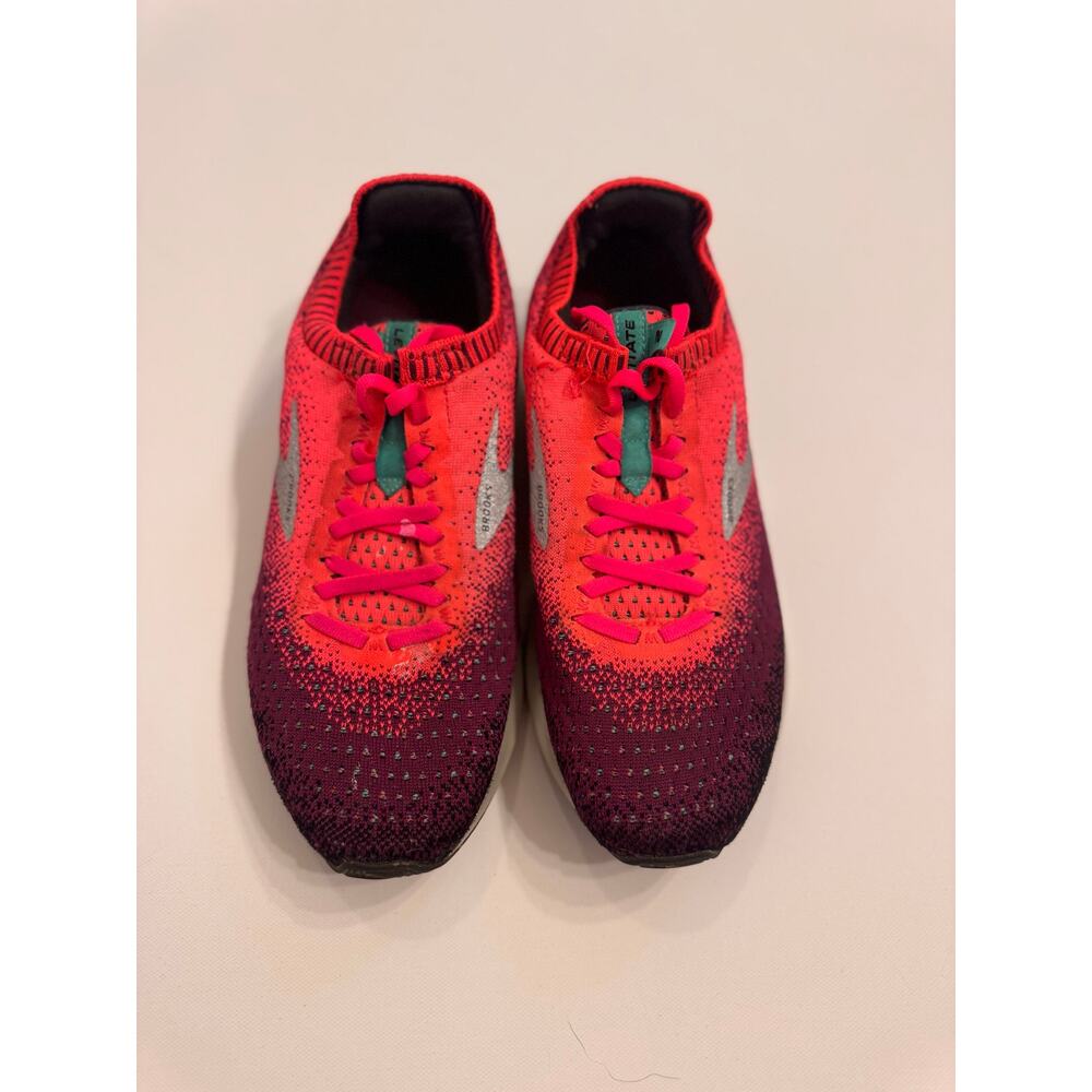 Women's Brooks Levitate 2 Size 7.5M Pink/Purple Running Tennis Shoes